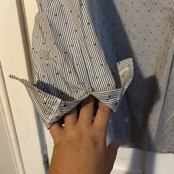 Land’s End half button collar top. Blue with dark blue embroidered dots 12P - Picture 5 of 7